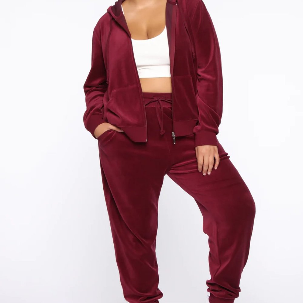 Used - Fashion Nova - The Original Trendsetter Velour Set - Burgundy - 2X